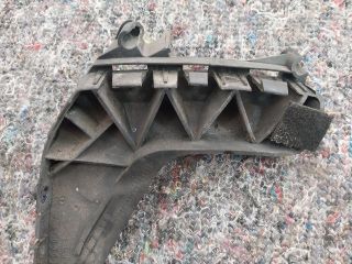 bontott AUDI TT Bal hátsó Oldal Lökhárító Tartó (Műanyag)