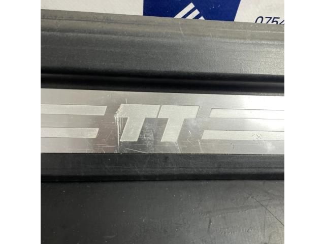 bontott AUDI TT Bal Küszöb Légterelő