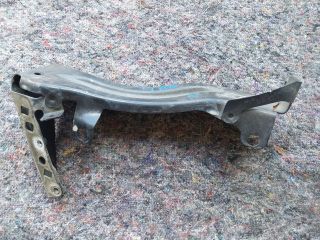 bontott AUDI TT Bal Sárvédő Oldaltartó