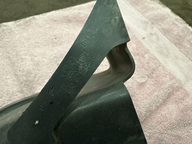 bontott AUDI TT Bal Sárvédő Oldaltartó