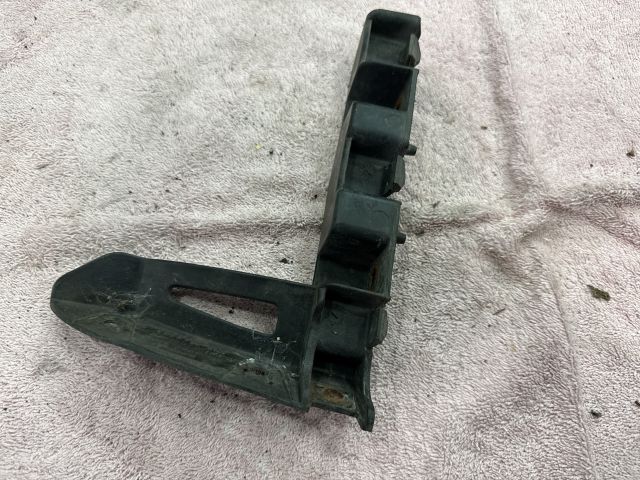 bontott AUDI TT Bal Sárvédő Oldaltartó