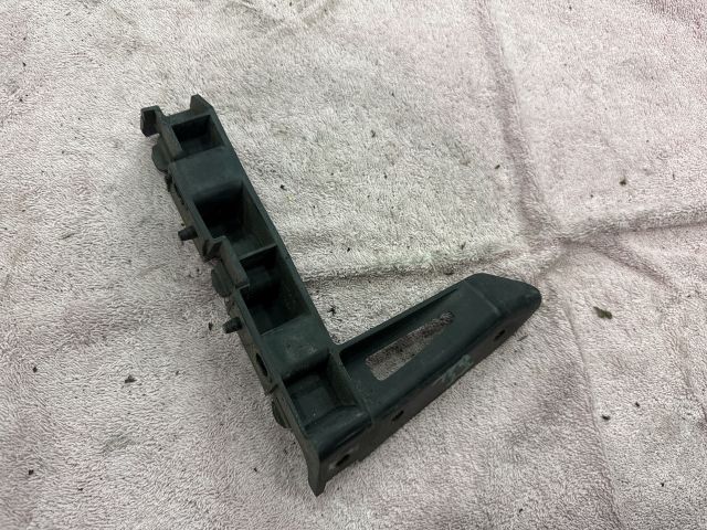 bontott AUDI TT Bal Sárvédő Oldaltartó