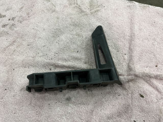 bontott AUDI TT Bal Sárvédő Oldaltartó