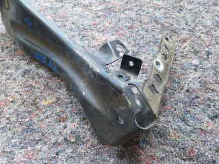 bontott AUDI TT Bal Sárvédő Oldaltartó