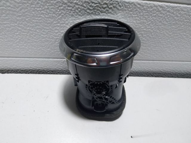 bontott AUDI TT Bal Szellőző