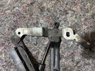 bontott AUDI TT Csomagtérajtó Bal Zsanér