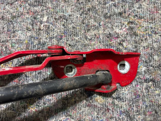 bontott AUDI TT Csomagtérajtó Bal Zsanér