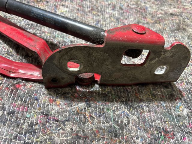 bontott AUDI TT Csomagtérajtó Bal Zsanér