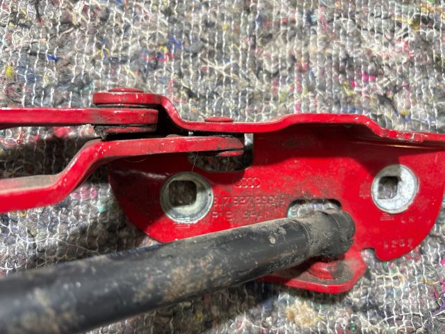 bontott AUDI TT Csomagtérajtó Bal Zsanér