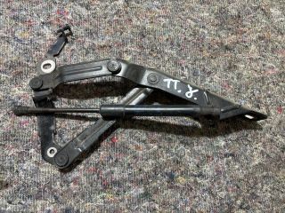 bontott AUDI TT Csomagtérajtó Jobb Zsanér