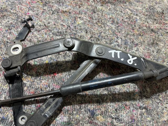 bontott AUDI TT Csomagtérajtó Jobb Zsanér