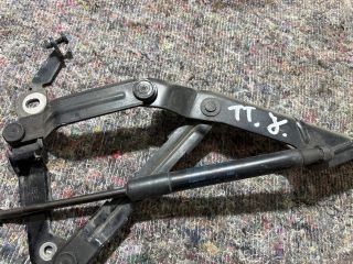 bontott AUDI TT Csomagtérajtó Jobb Zsanér