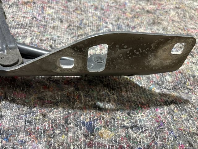 bontott AUDI TT Csomagtérajtó Jobb Zsanér