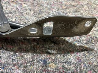 bontott AUDI TT Csomagtérajtó Jobb Zsanér