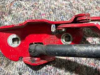 bontott AUDI TT Csomagtérajtó Jobb Zsanér