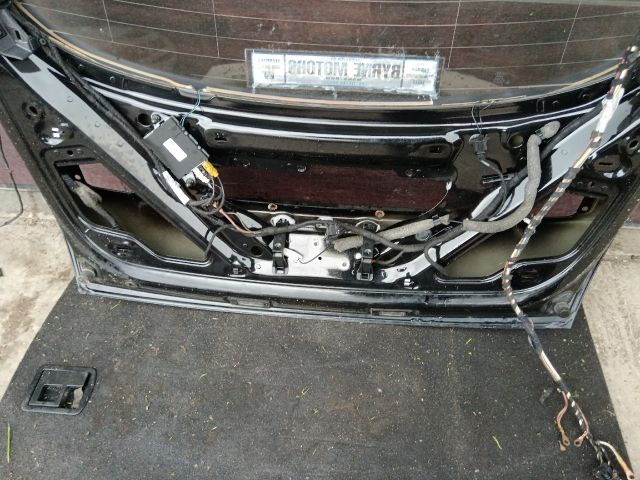 bontott AUDI TT Csomagtérajtó (Részeivel)