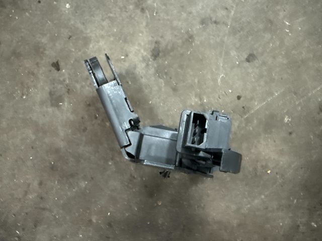 bontott AUDI TT Csomagtérajtó Zárszerkezet