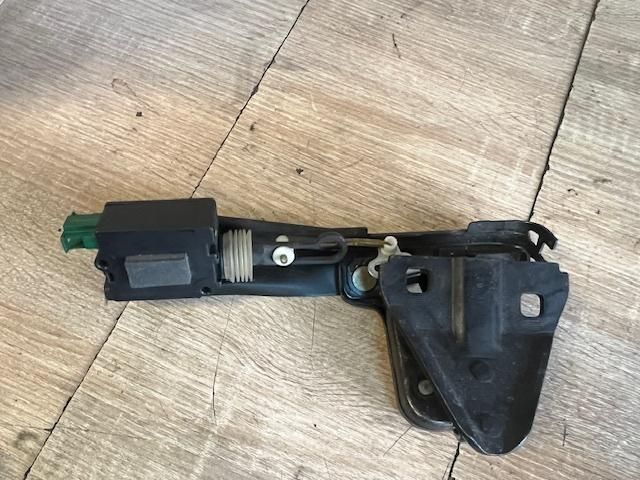 bontott AUDI TT Csomagtérajtó Zárszerkezet