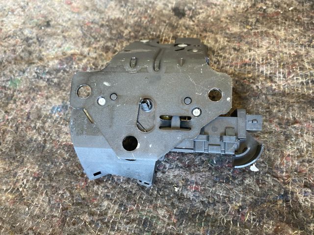 bontott AUDI TT Csomagtérajtó Zárszerkezet