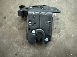 bontott AUDI TT Csomagtérajtó Zárszerkezet