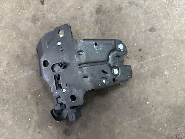 bontott AUDI TT Csomagtérajtó Zárszerkezet