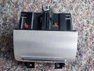 bontott AUDI TT Első Hamutartó