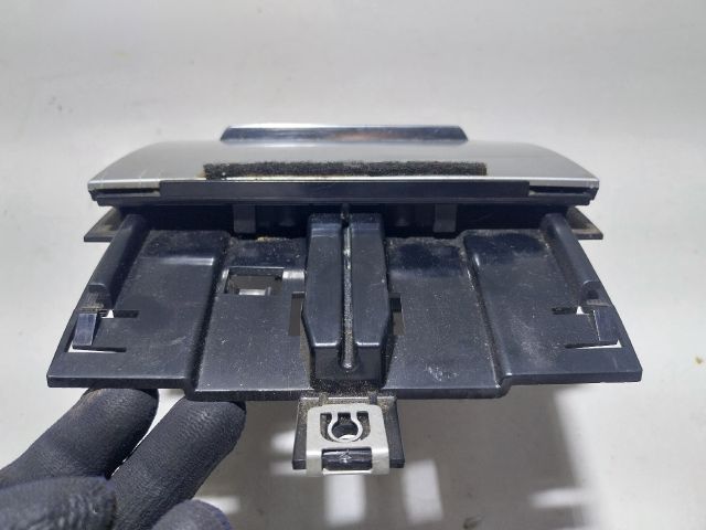 bontott AUDI TT Első Hamutartó