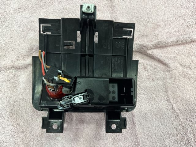 bontott AUDI TT Első Hamutartó