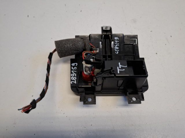 bontott AUDI TT Első Hamutartó