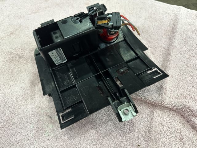 bontott AUDI TT Első Hamutartó