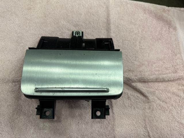 bontott AUDI TT Első Hamutartó