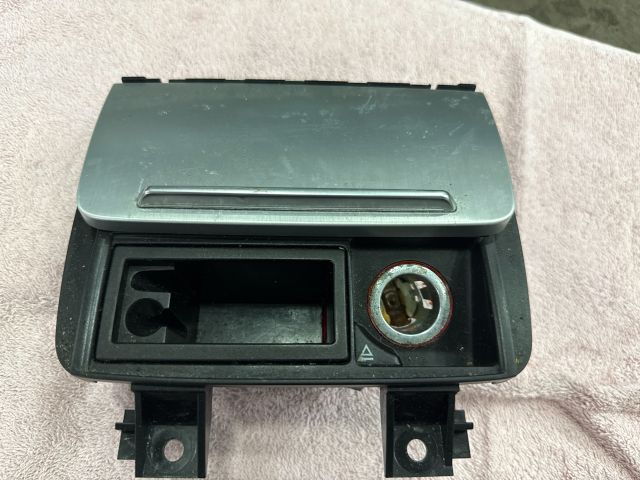 bontott AUDI TT Első Hamutartó