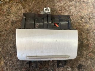 bontott AUDI TT Első Hamutartó