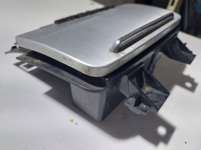 bontott AUDI TT Első Hamutartó