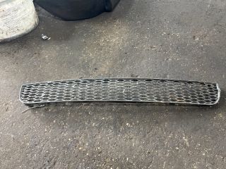 bontott AUDI TT Első Lökhárító Alsó Középső Díszrács