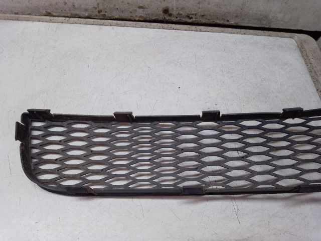 bontott AUDI TT Első Lökhárító Alsó Középső Díszrács