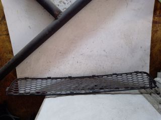 bontott AUDI TT Első Lökhárító Alsó Középső Díszrács