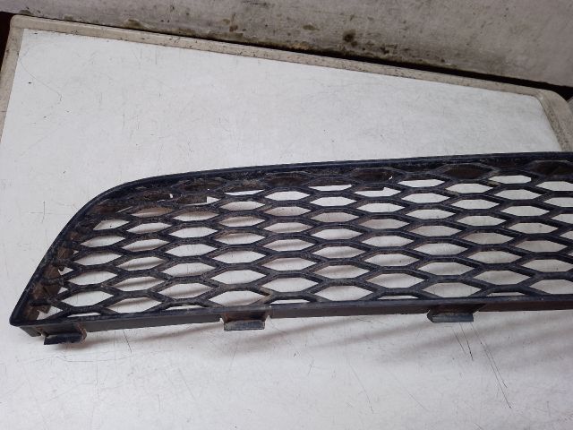 bontott AUDI TT Első Lökhárító Alsó Középső Díszrács