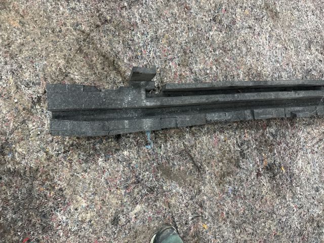 bontott AUDI TT Első Lökhárító Ütközés Elnyelő Hab