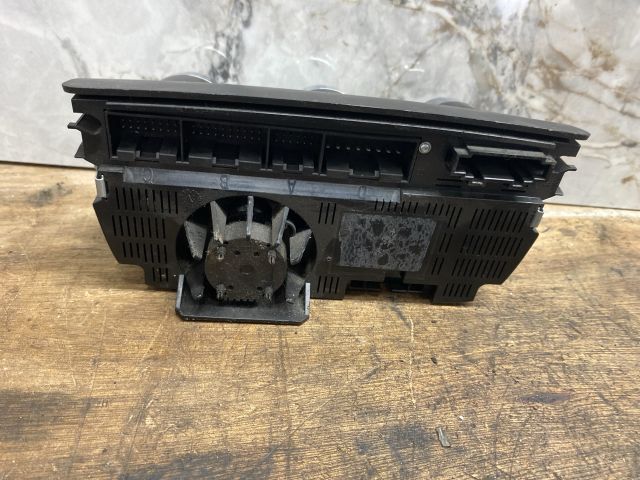 bontott AUDI TT Fűtéskapcsoló (digit klímás)