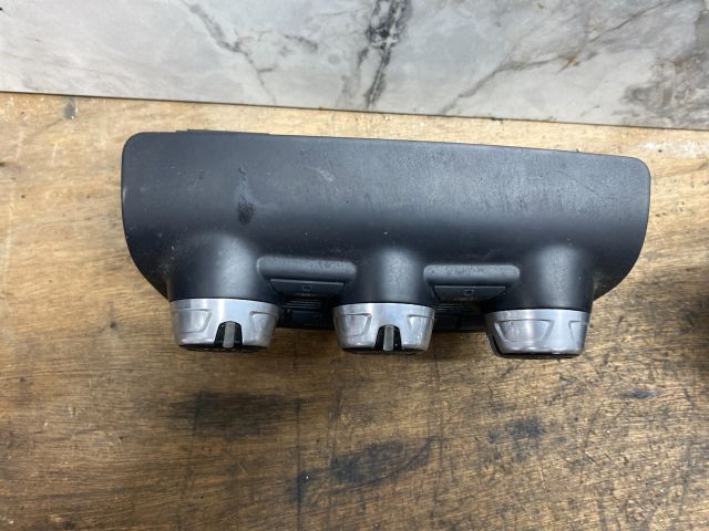 bontott AUDI TT Fűtéskapcsoló (digit klímás)