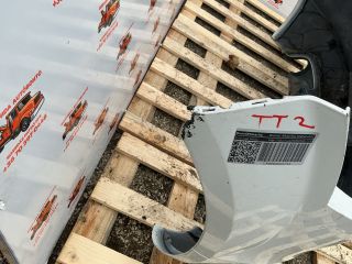 bontott AUDI TT Hátsó Lökhárító (Részeivel)