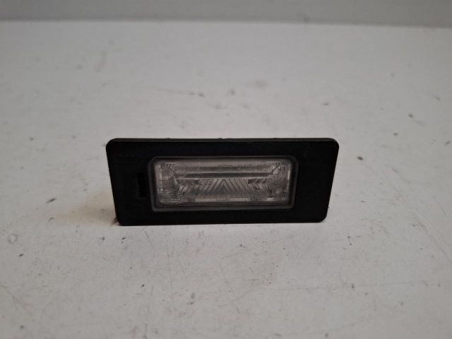 bontott AUDI TT Hátsó Rendszámtábla Világítás