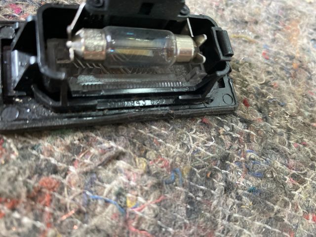 bontott AUDI TT Hátsó Rendszámtábla Világítás