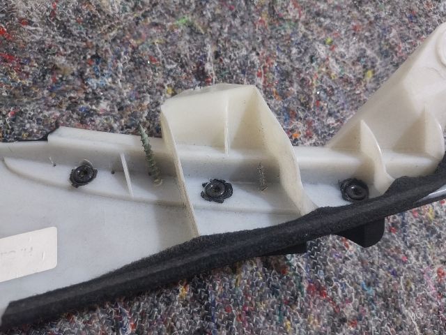 bontott AUDI TT Jobb C Oszlop Burkolat