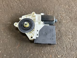 bontott AUDI TT Jobb első Ablakemelő Motor