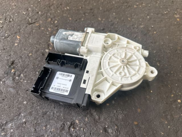 bontott AUDI TT Jobb első Ablakemelő Motor