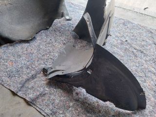 bontott AUDI TT Jobb első Első Dobbetét (Kerékjárati, Műanyag)