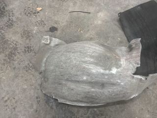 bontott AUDI TT Jobb első Első Dobbetét (Kerékjárati, Műanyag)