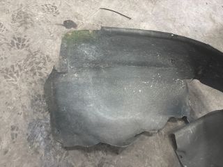 bontott AUDI TT Jobb első Első Dobbetét (Kerékjárati, Műanyag)